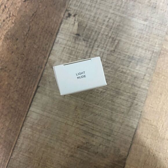 Angel Eyes Eyeshadow Primer by True + Luscious - light nude - Picture 6 of 8